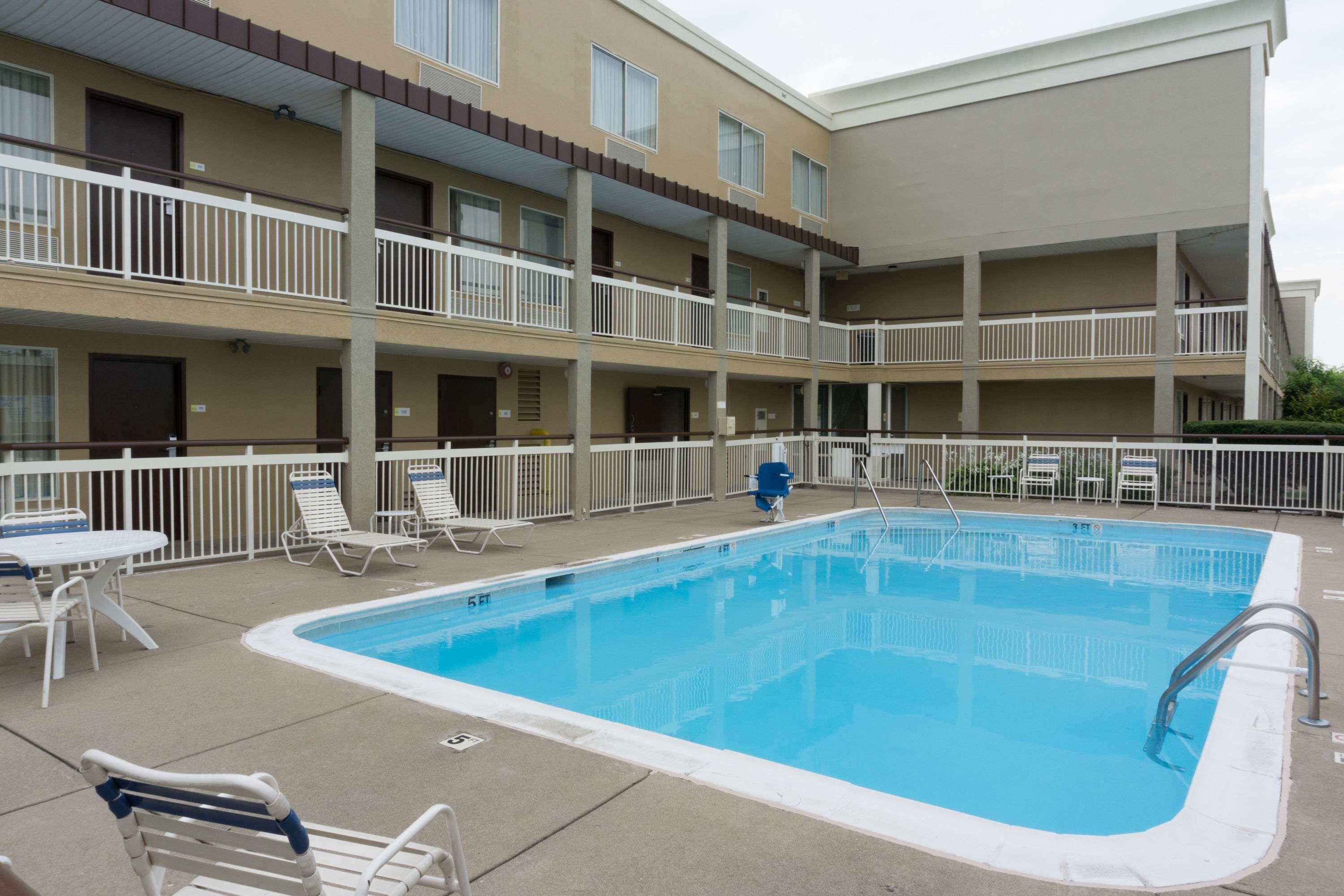 Days Inn By Wyndham Florence Cincinnati Area Экстерьер фото