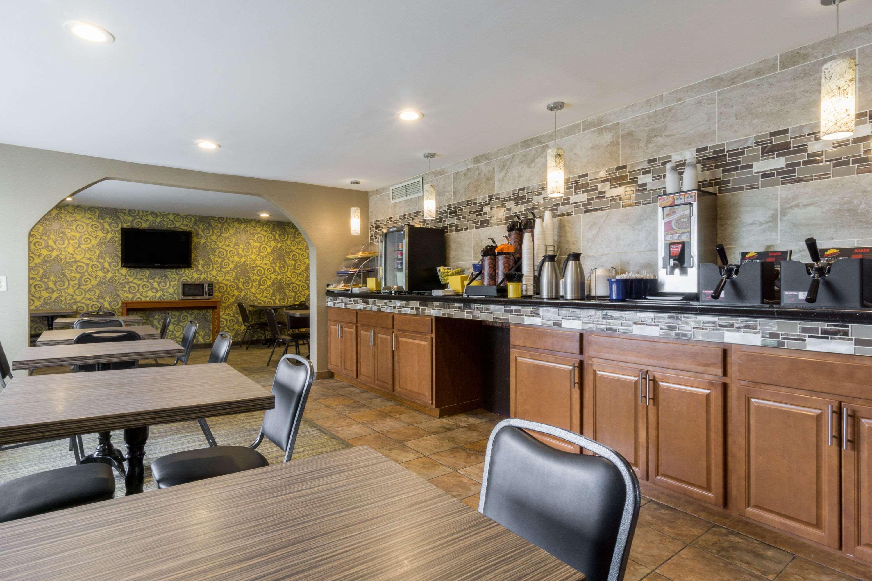 Days Inn By Wyndham Florence Cincinnati Area Экстерьер фото