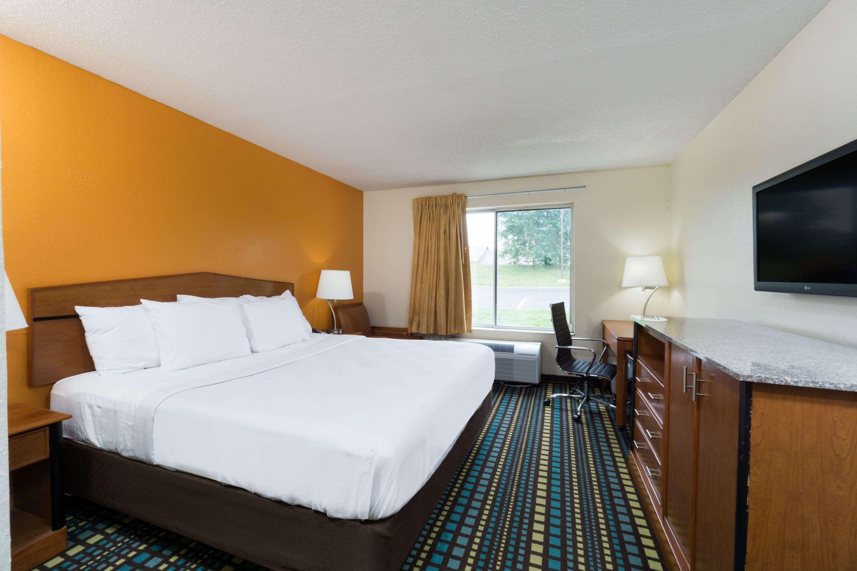 Days Inn By Wyndham Florence Cincinnati Area Экстерьер фото