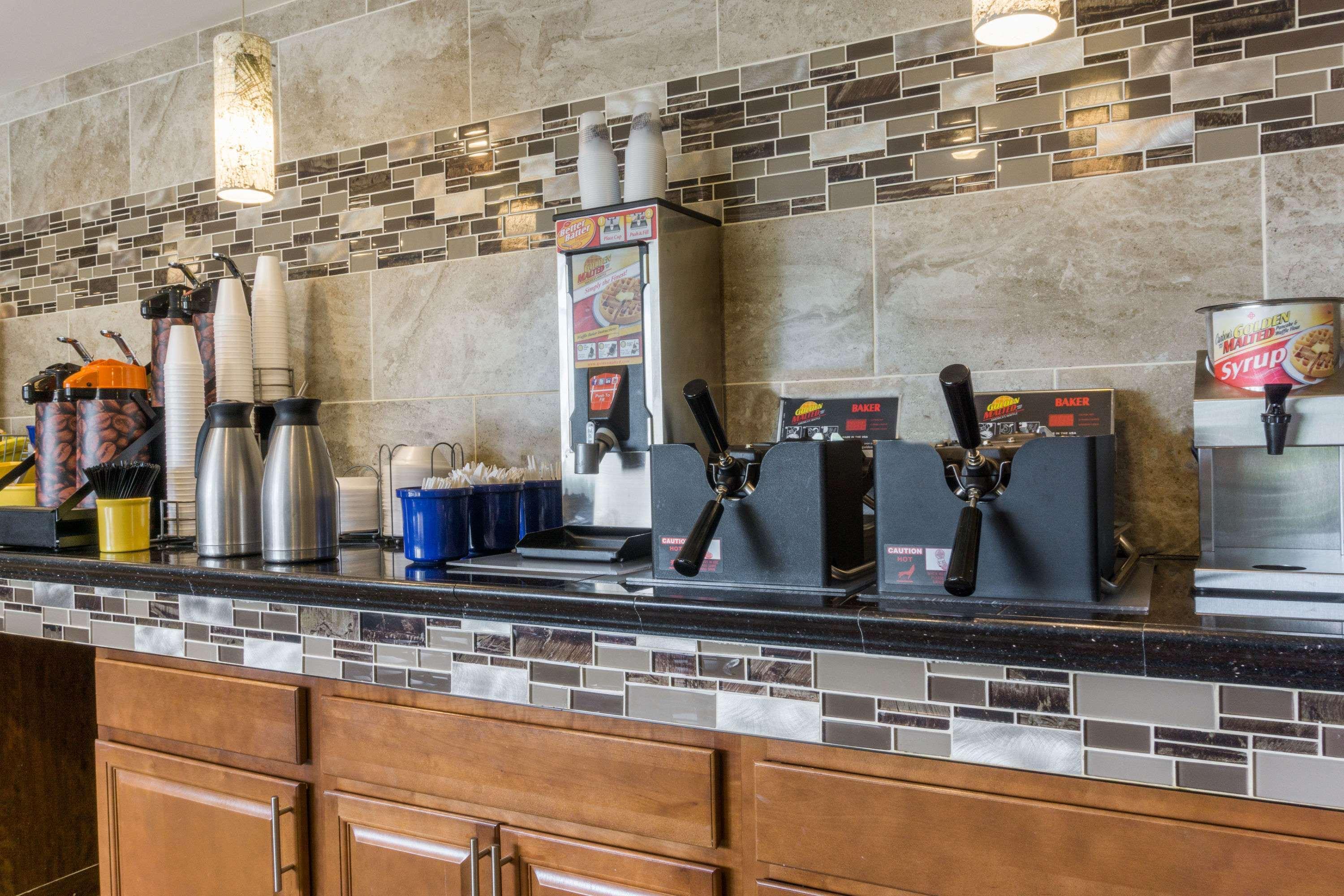 Days Inn By Wyndham Florence Cincinnati Area Экстерьер фото